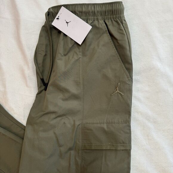Jordan Essentials Woven Cargo Undefeated Olive Pants - Picture 3 of 6
